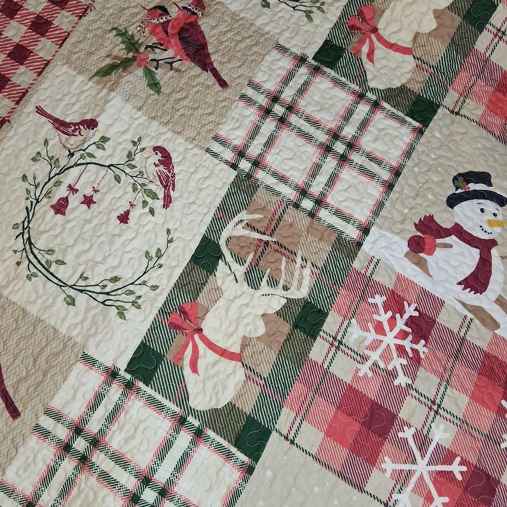 Festive Holiday King Size Quilt with Deer and Cardinal Design, With Shams
